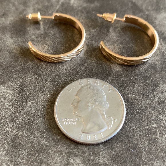 6/$8 NEW Gold Tone Hoop Earrings - Picture 4 of 11